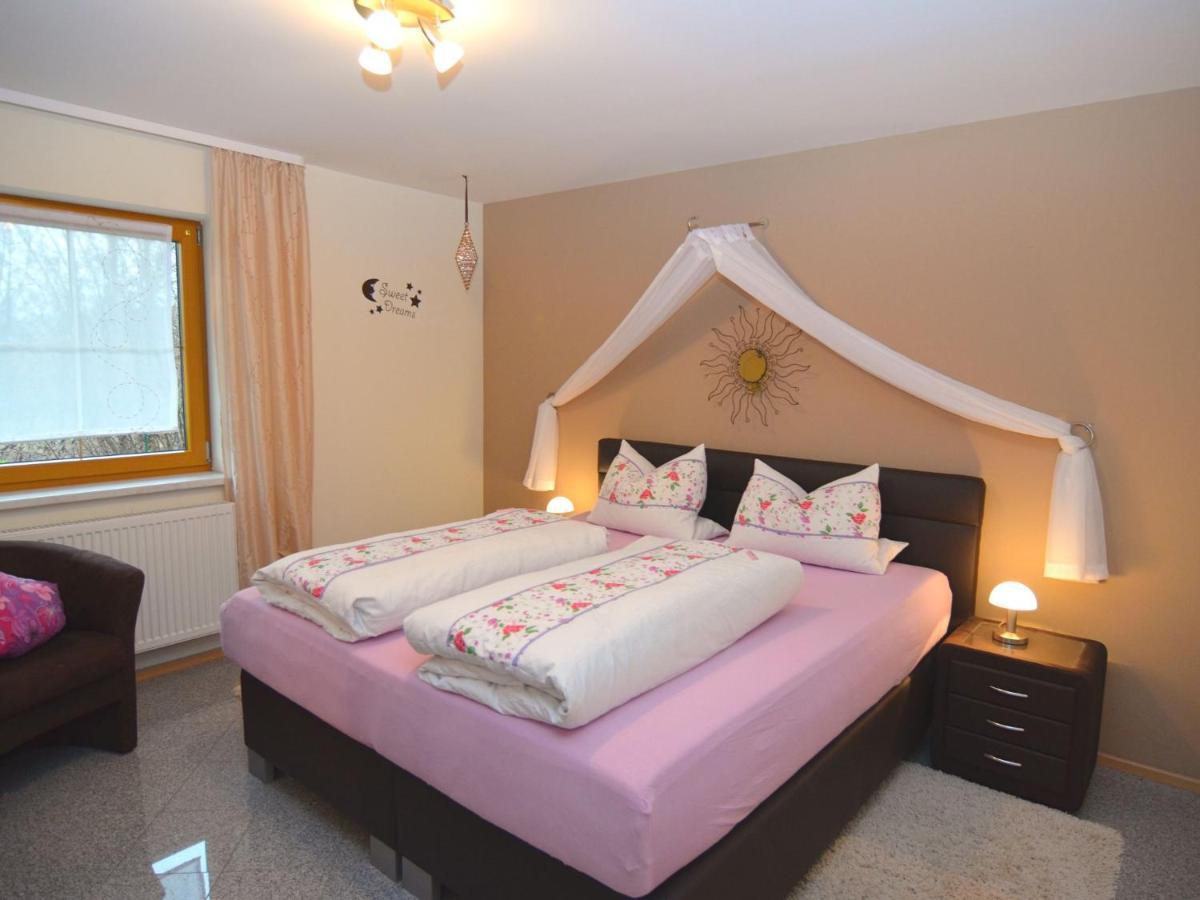 Holiday Flat With Swimming Pool In Prackenbach Viechtach Eksteriør billede